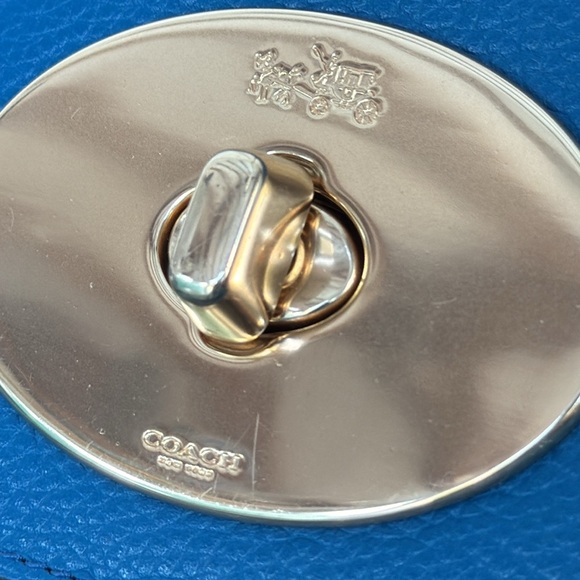 Coach Bag Turnlock Crossbody - Picture 4 of 17